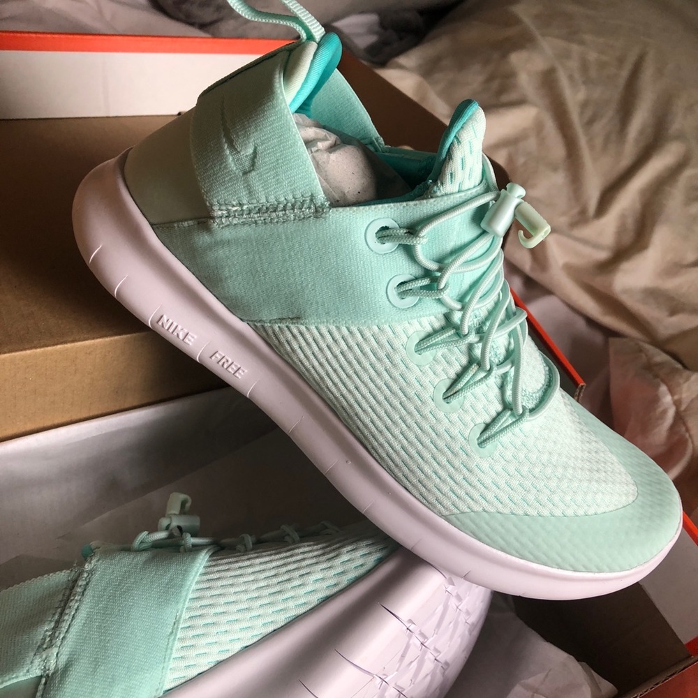 Brand New Nike Free RN Commuters (2017)